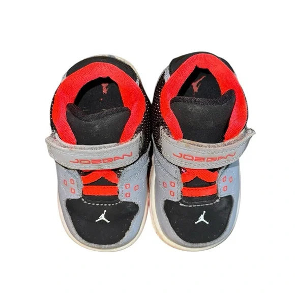 Jordan Black and Red Sneakers Mid-Top Design Children’s Size 4 - Picture 6 of 8